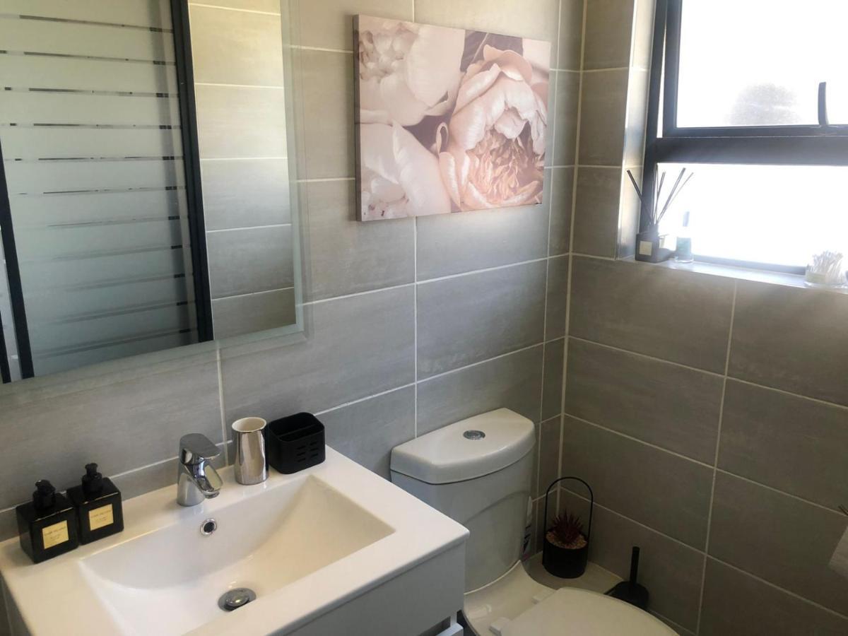 Luxurious Waterfall 1 Bedroom Condo With Free Uncapped Wifi Midrand Exterior photo
